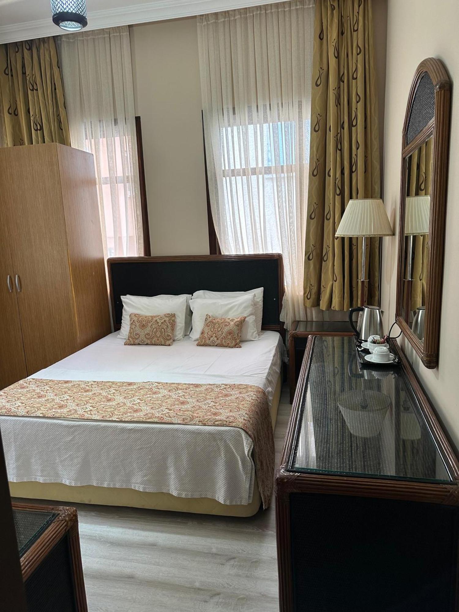 Loost Town Inn Hotel Antalya Kültér fotó