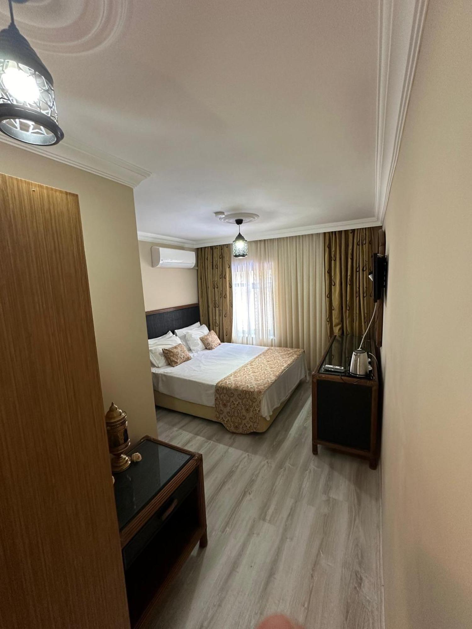 Loost Town Inn Hotel Antalya Kültér fotó