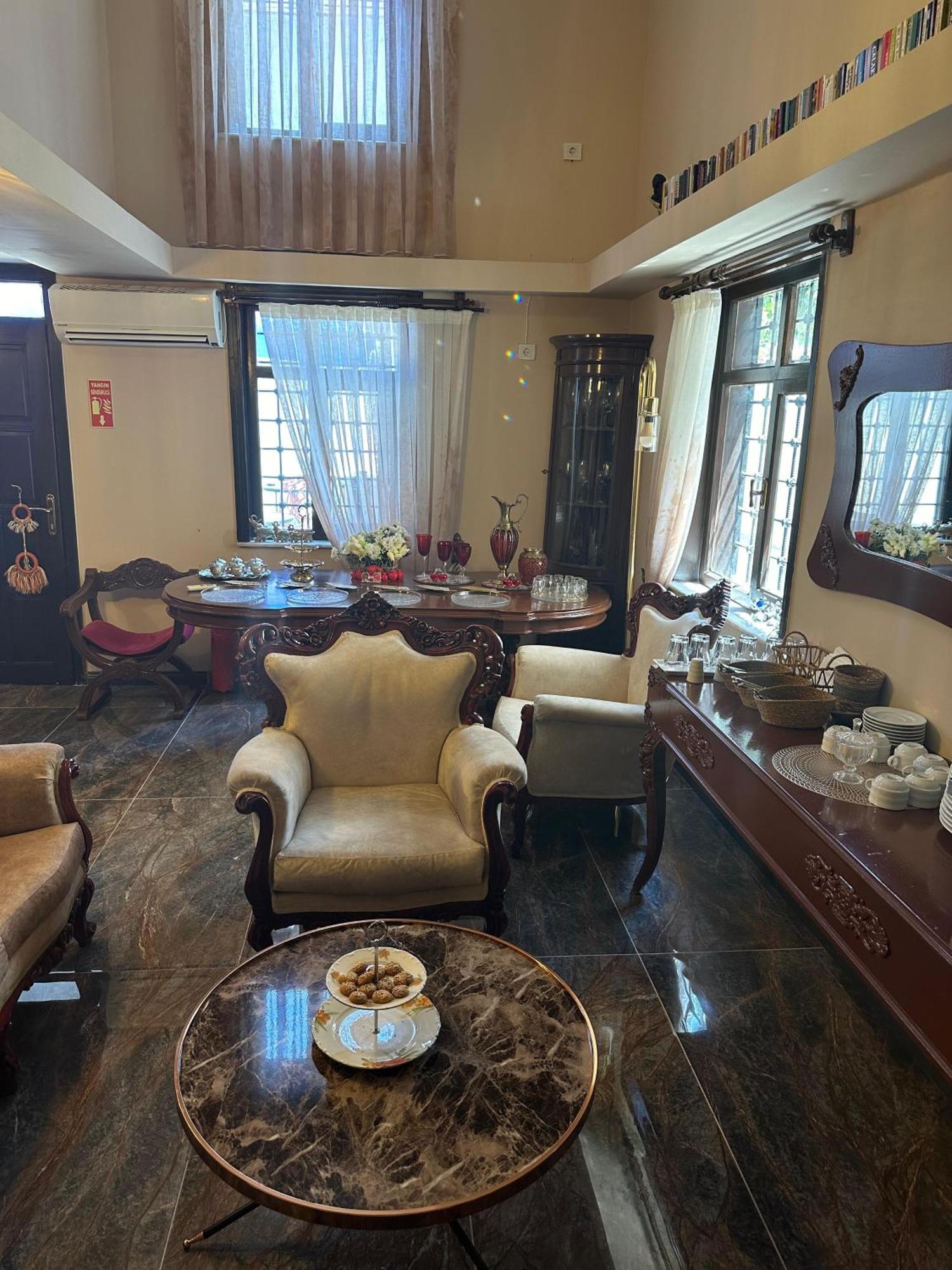 Loost Town Inn Hotel Antalya Kültér fotó