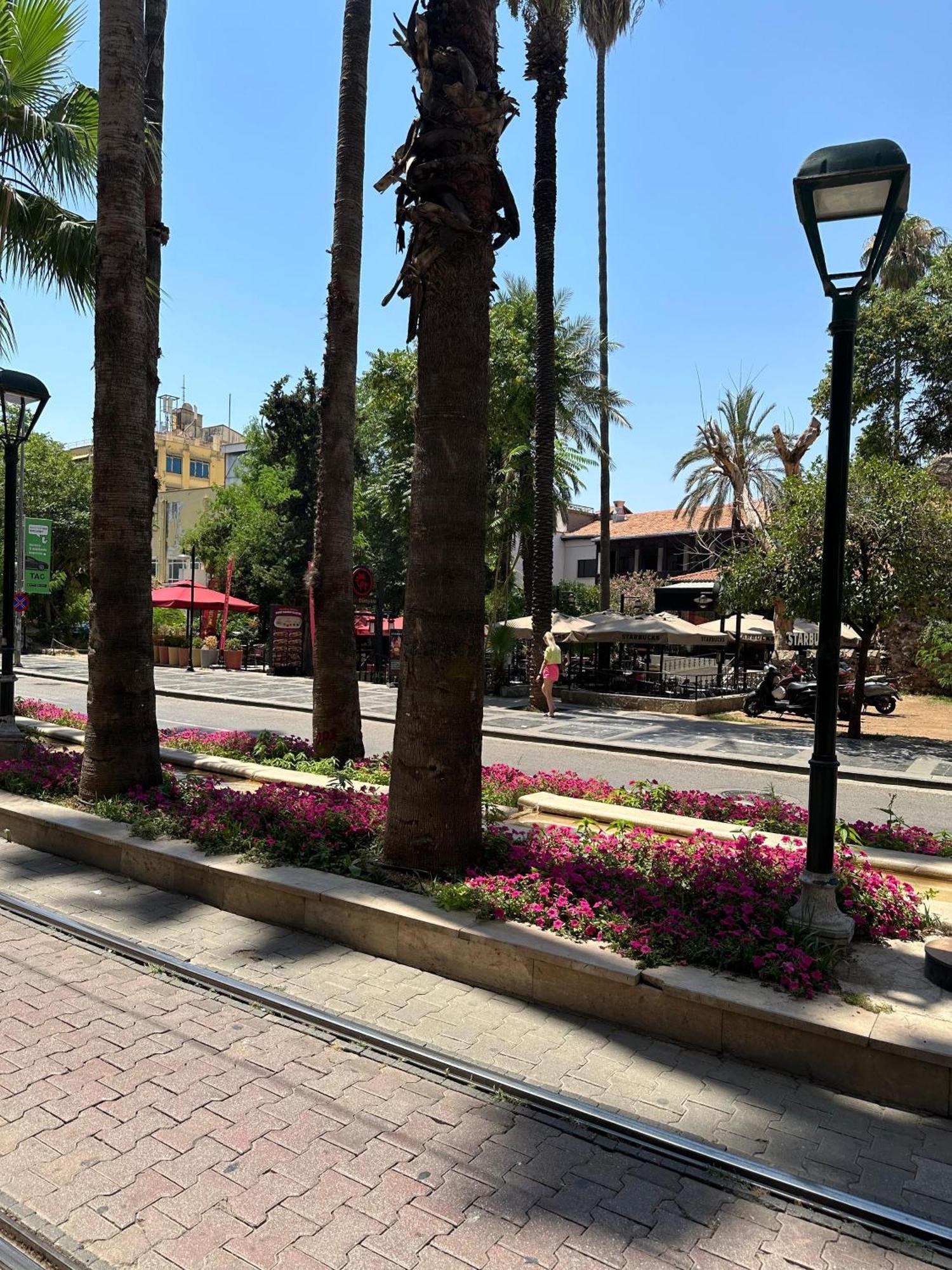 Loost Town Inn Hotel Antalya Kültér fotó