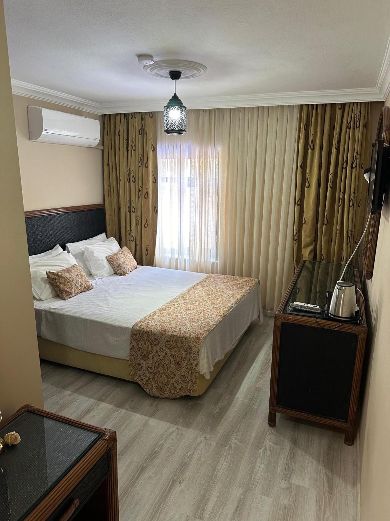 Loost Town Inn Hotel Antalya Kültér fotó